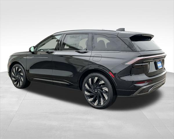 new 2025 Lincoln Nautilus car, priced at $68,004