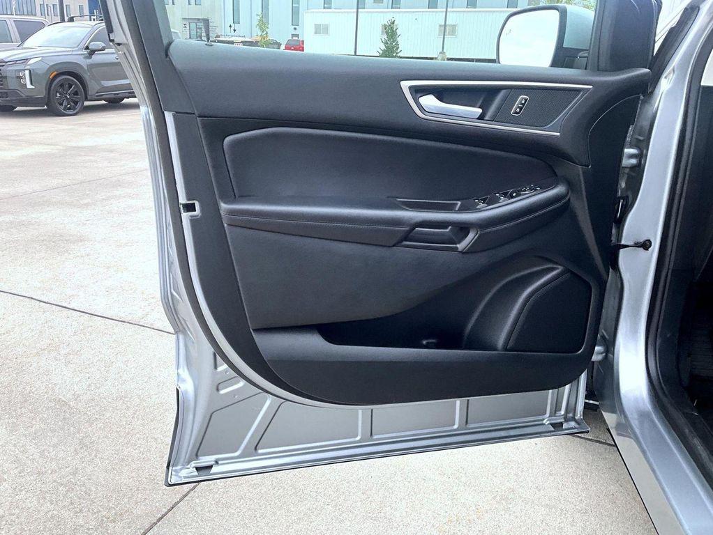 used 2024 Ford Edge car, priced at $25,499