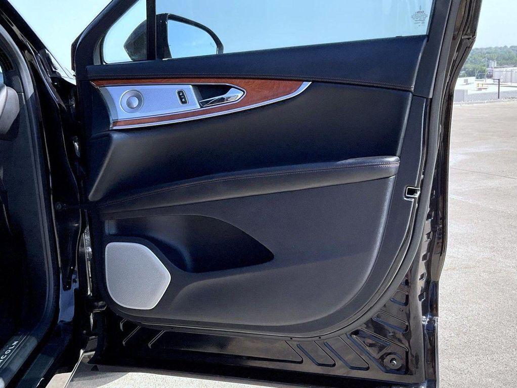 used 2019 Lincoln Nautilus car, priced at $26,462