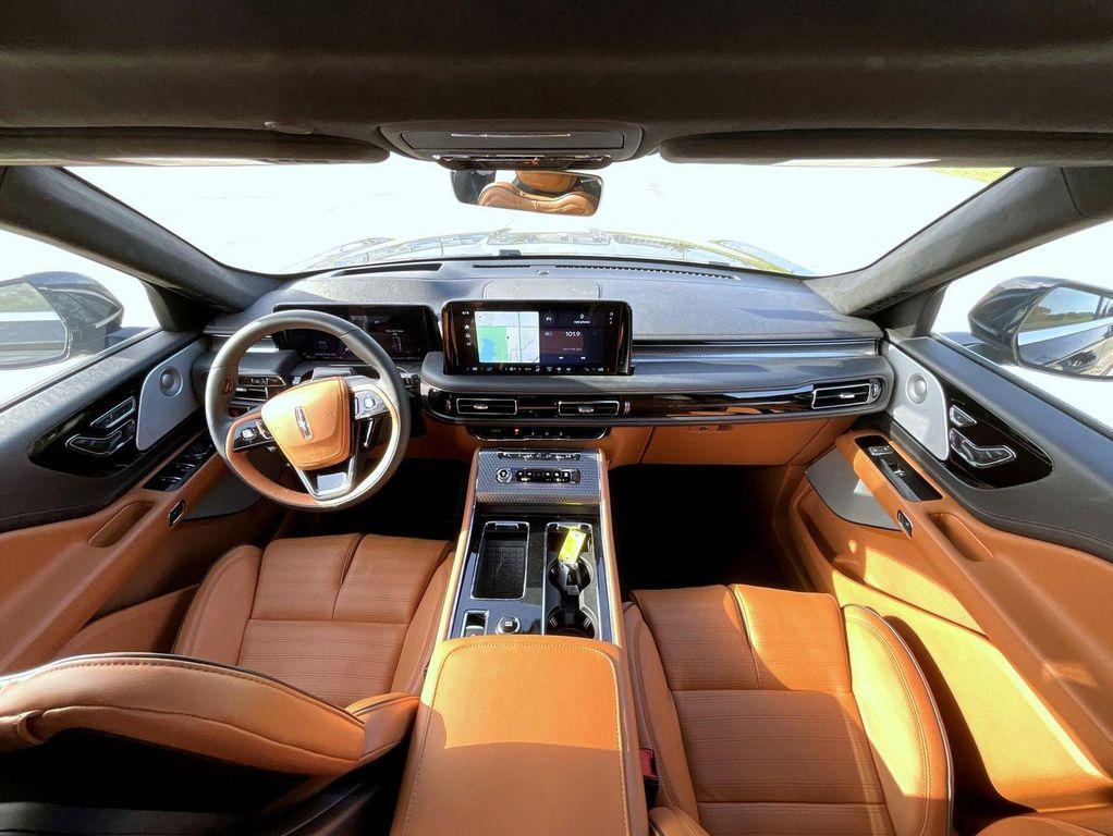 new 2025 Lincoln Aviator car, priced at $89,674