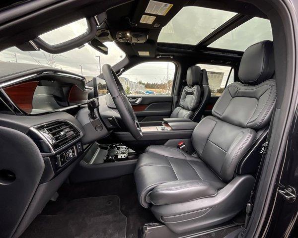 new 2024 Lincoln Navigator L car, priced at $104,477