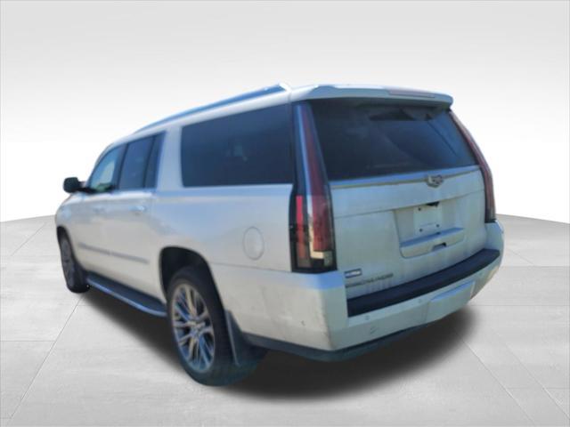 used 2020 Cadillac Escalade ESV car, priced at $37,421