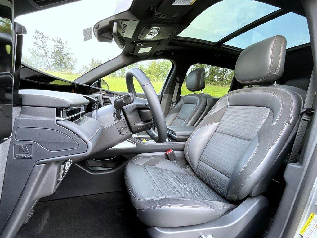 new 2025 Lincoln Nautilus car, priced at $68,004