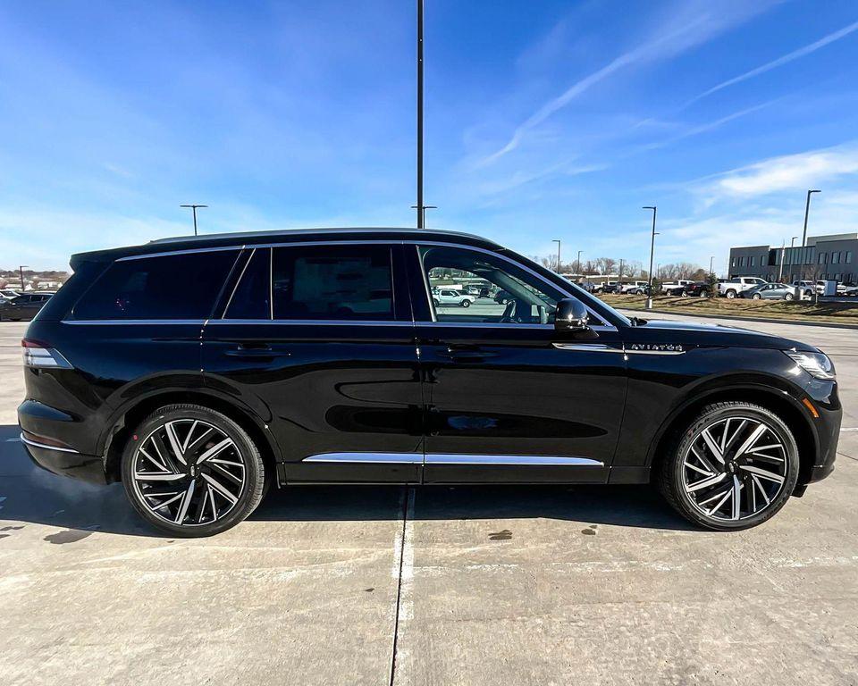 new 2025 Lincoln Aviator car, priced at $90,019