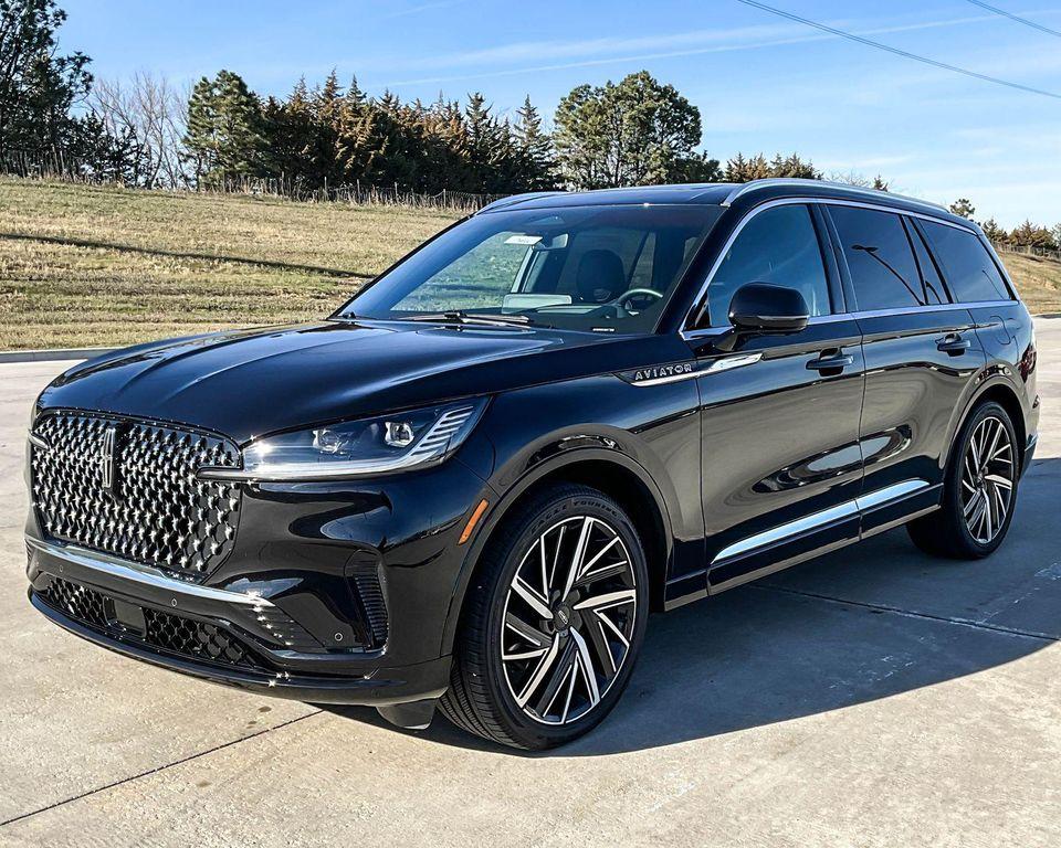 new 2025 Lincoln Aviator car, priced at $90,019