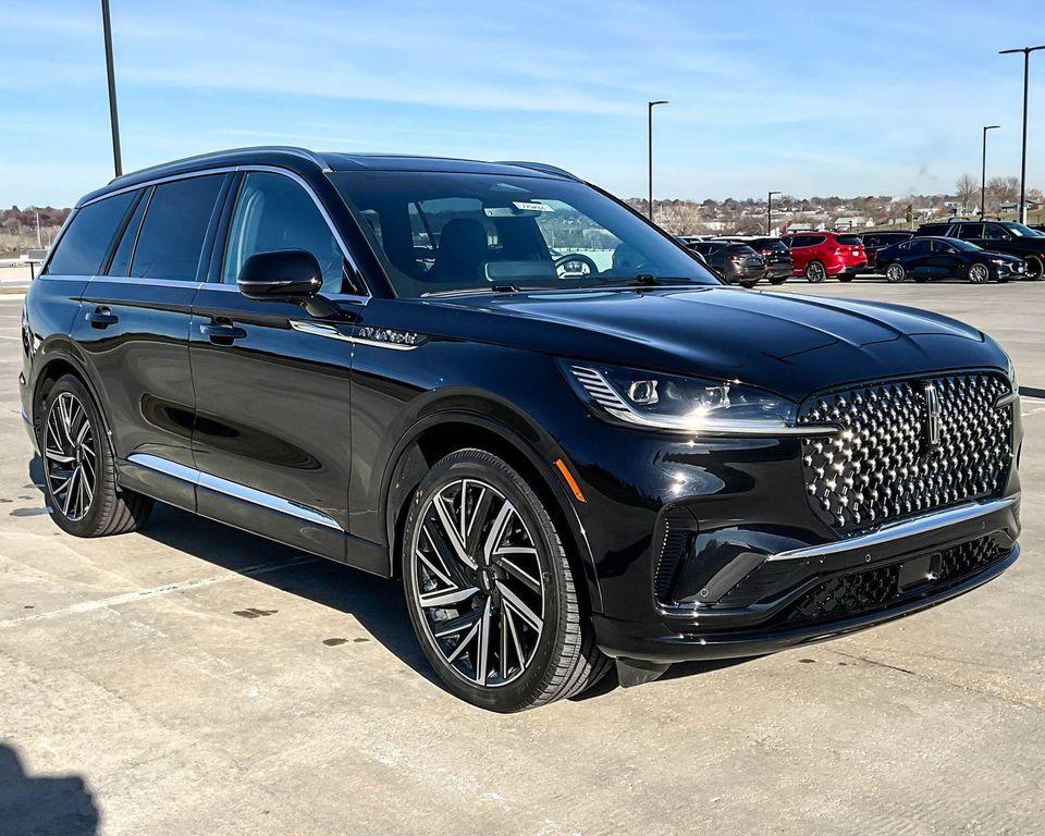 new 2025 Lincoln Aviator car, priced at $90,019