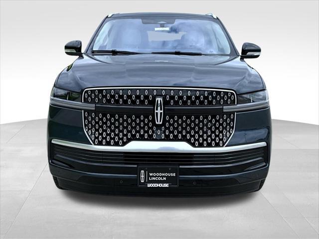 new 2025 Lincoln Navigator car, priced at $106,604