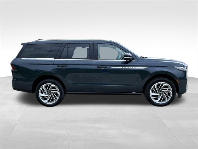 new 2025 Lincoln Navigator car, priced at $106,604