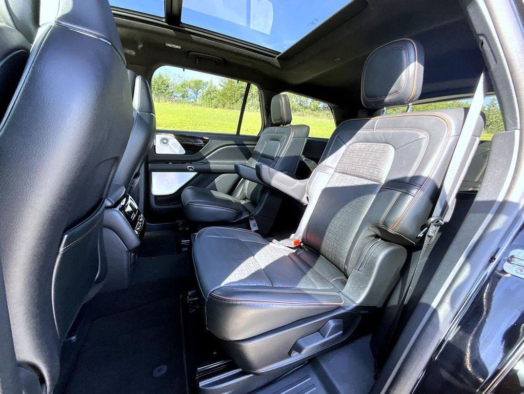 new 2025 Lincoln Aviator car, priced at $88,374