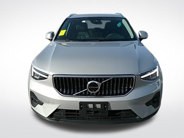 used 2024 Volvo XC40 car