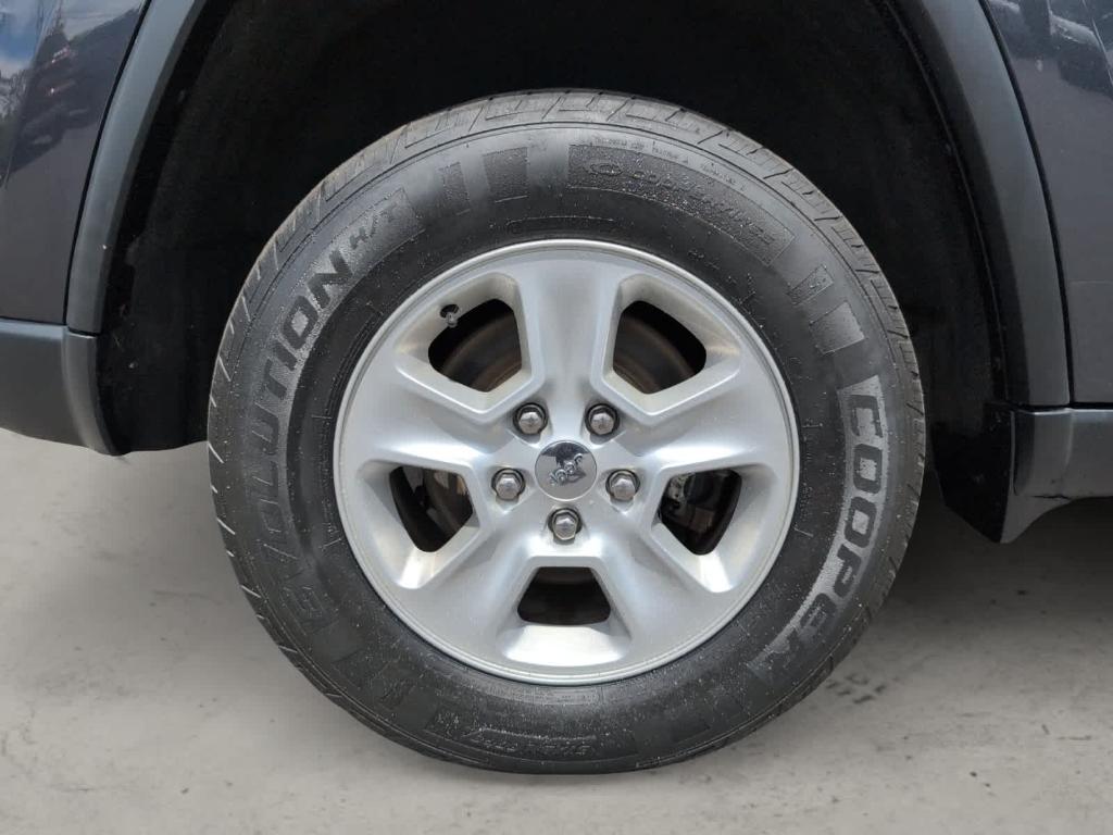 used 2016 Jeep Grand Cherokee car, priced at $16,500