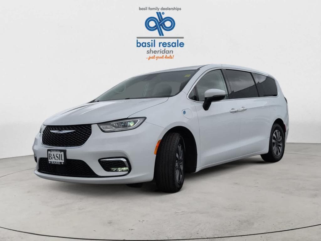 used 2023 Chrysler Pacifica Hybrid car, priced at $27,500