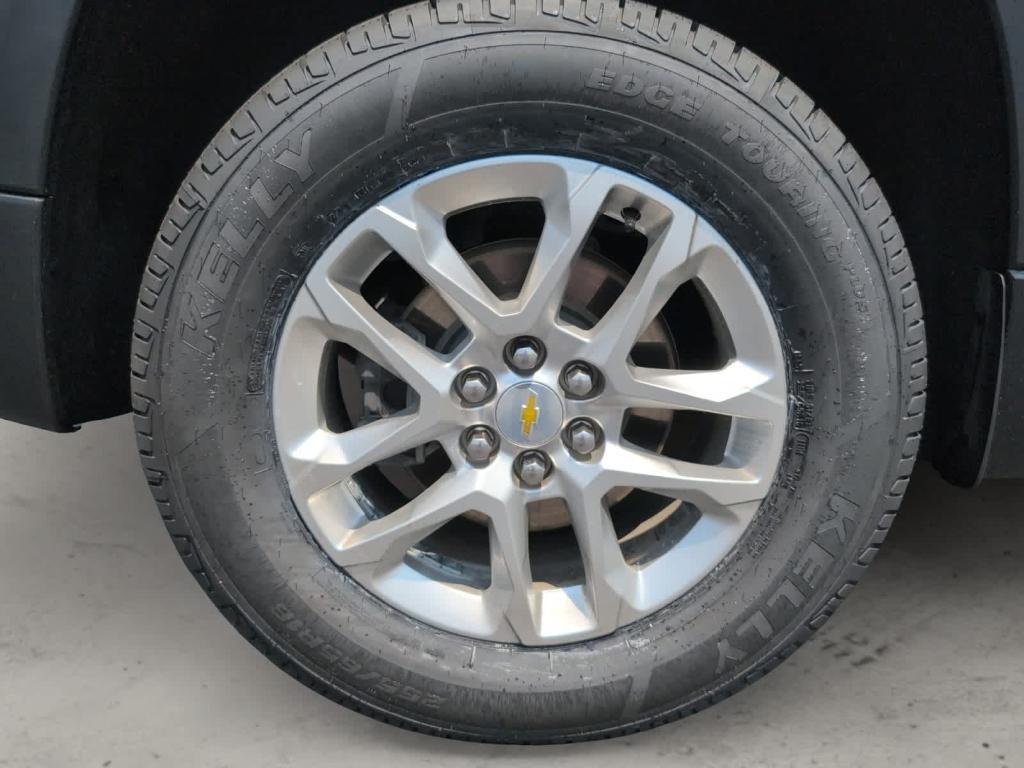 used 2023 Chevrolet Traverse car, priced at $31,500