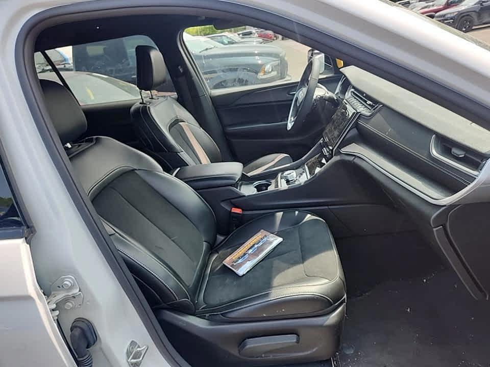 used 2024 Jeep Grand Cherokee L car