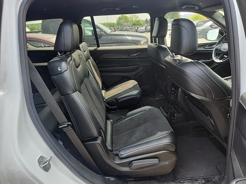 used 2024 Jeep Grand Cherokee L car