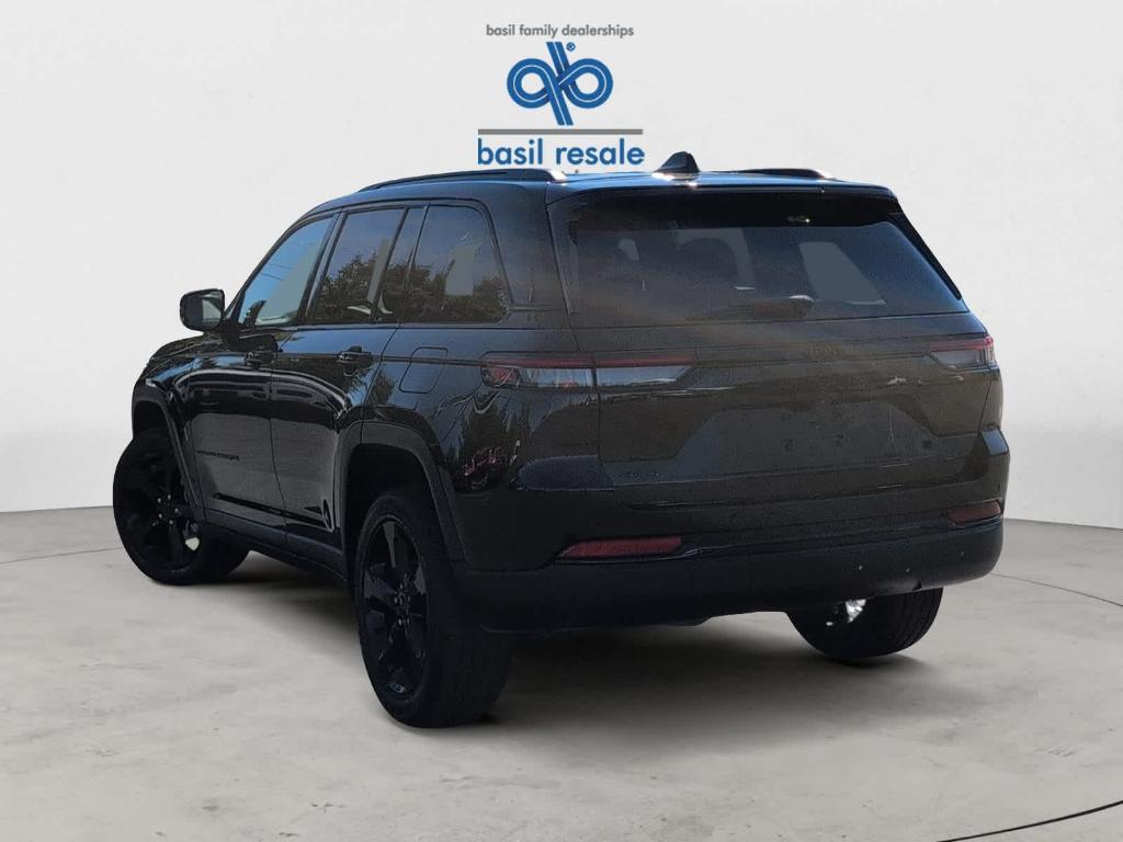 used 2023 Jeep Grand Cherokee car, priced at $33,000