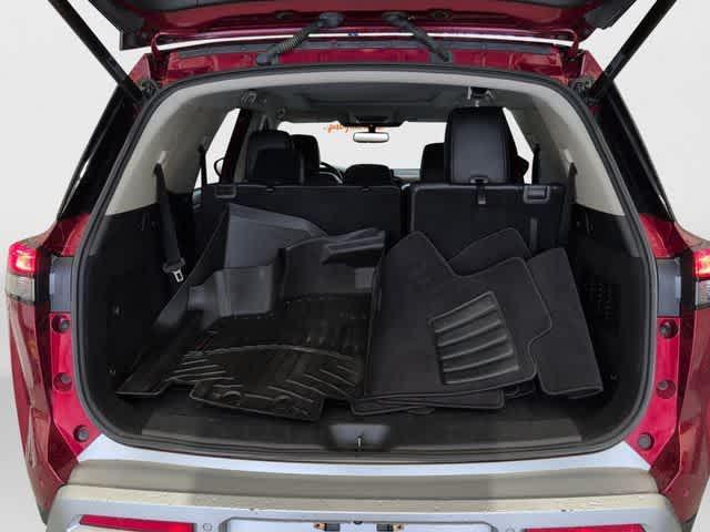 used 2022 Nissan Pathfinder car, priced at $25,000