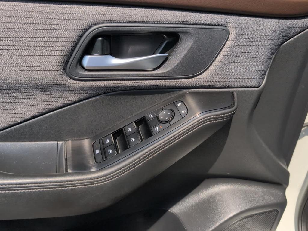 used 2021 Nissan Rogue car, priced at $23,947