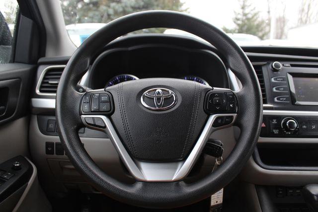 used 2019 Toyota Highlander car, priced at $24,896