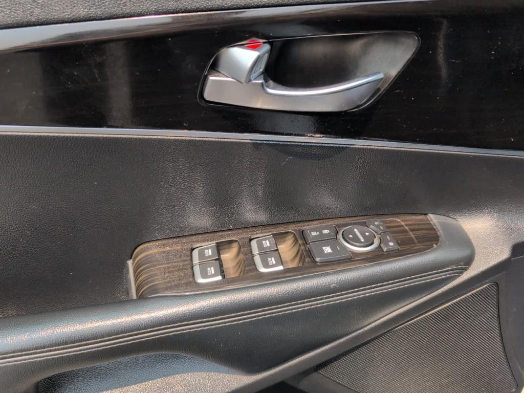 used 2019 Kia Sorento car, priced at $17,300