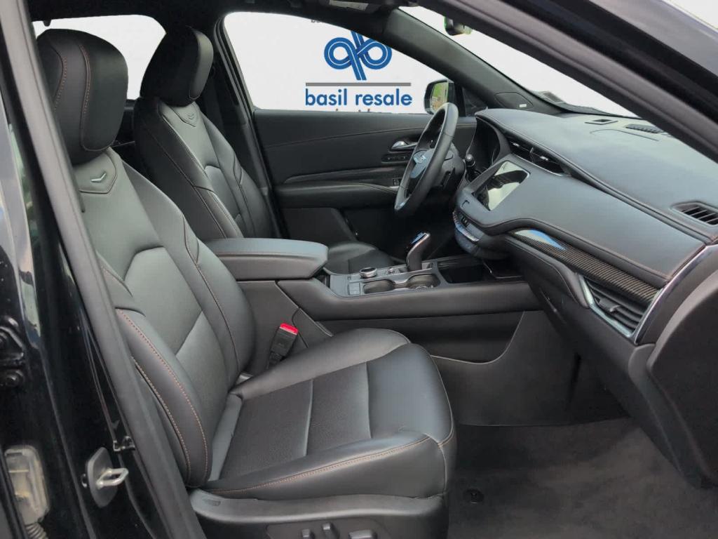 used 2022 Cadillac XT4 car, priced at $33,000