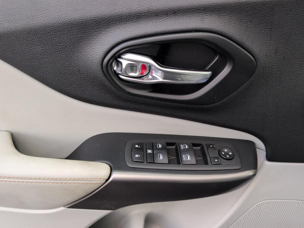 used 2022 Jeep Cherokee car, priced at $25,500