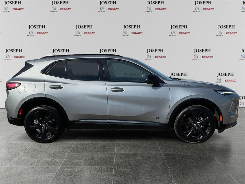 used 2025 Buick Envision car, priced at $35,500