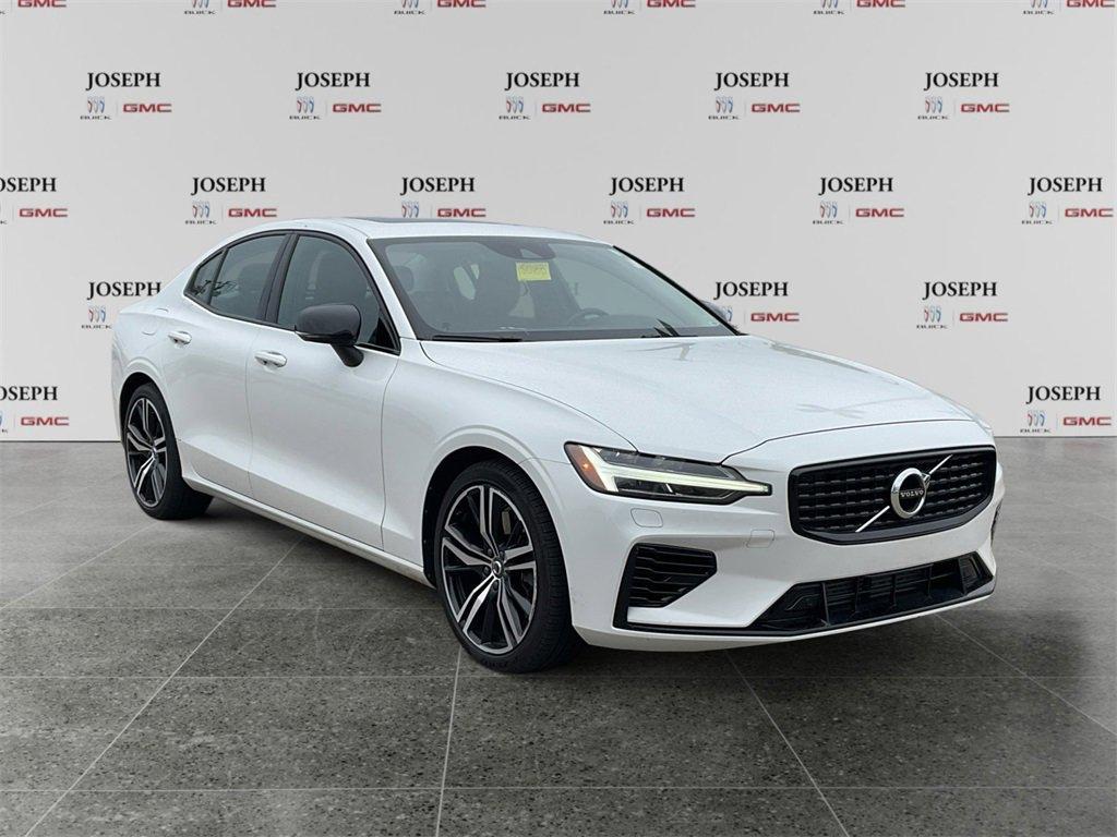 used 2022 Volvo S60 Recharge Plug-In Hybrid car, priced at $30,000
