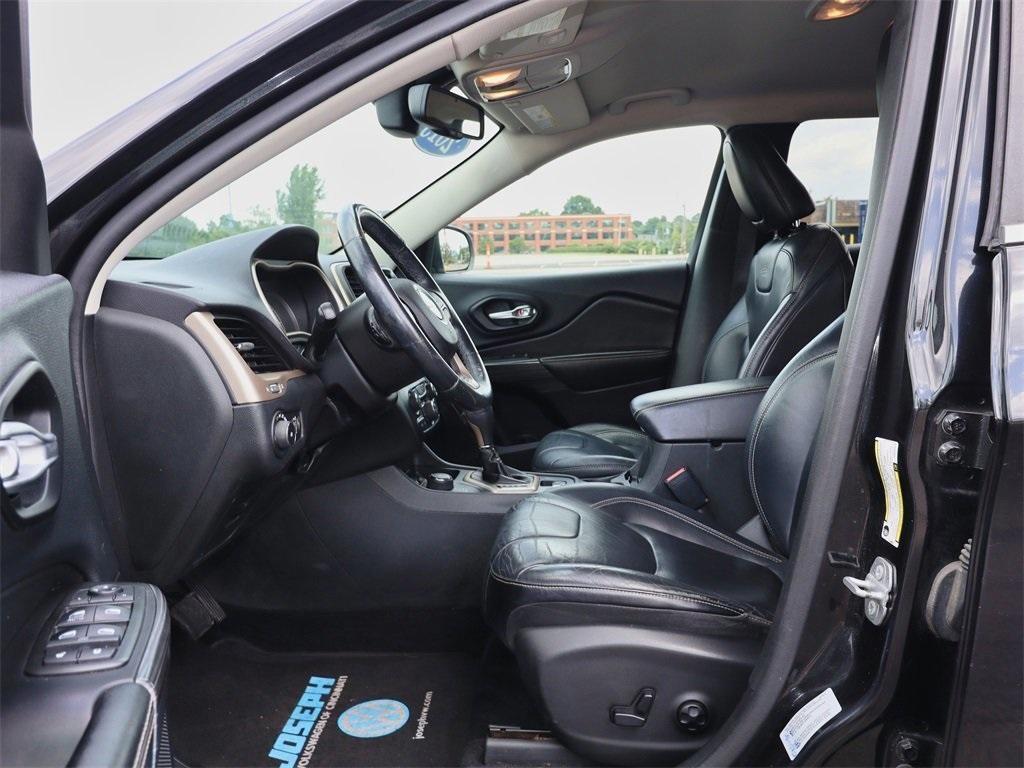 used 2015 Jeep Cherokee car, priced at $10,979