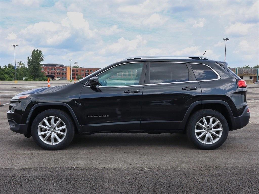 used 2015 Jeep Cherokee car, priced at $10,979