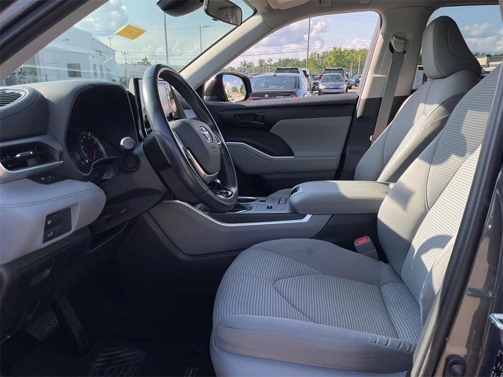 used 2021 Toyota Highlander car, priced at $26,788