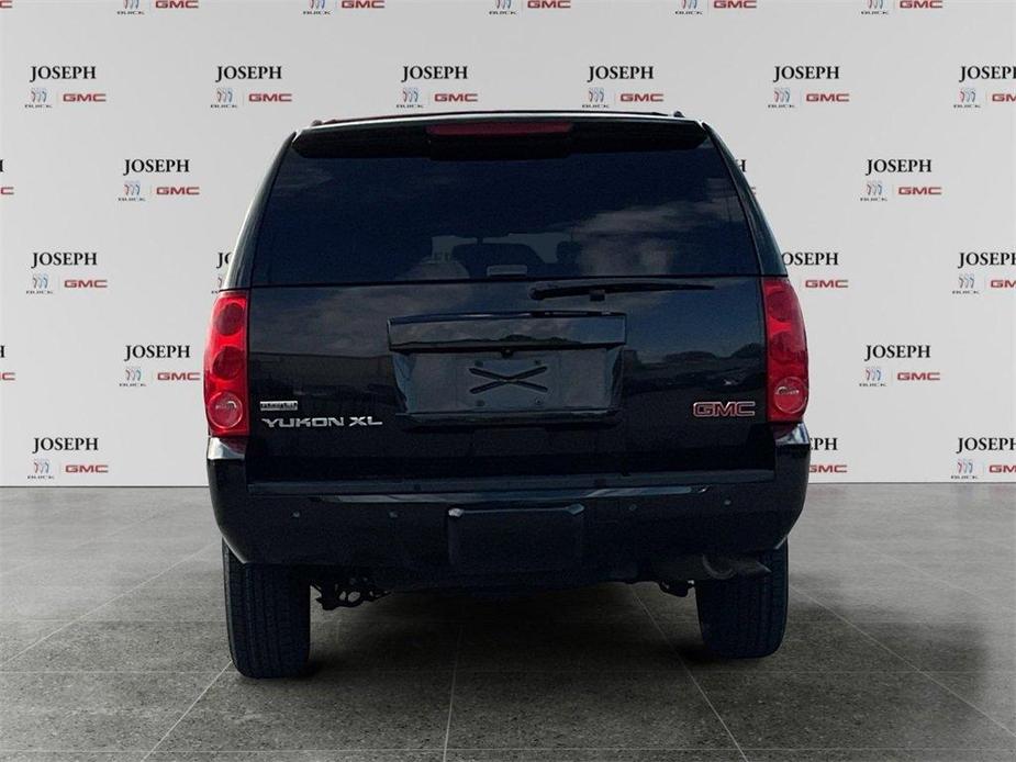 used 2011 GMC Yukon XL car, priced at $8,000