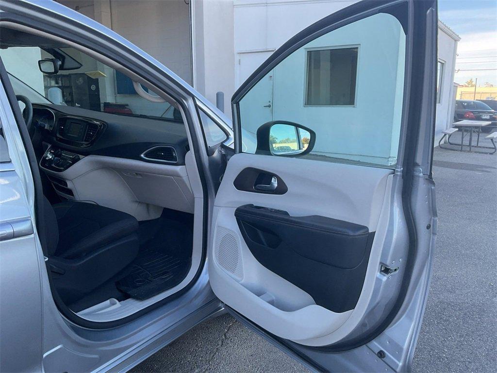 used 2017 Chrysler Pacifica car, priced at $12,488