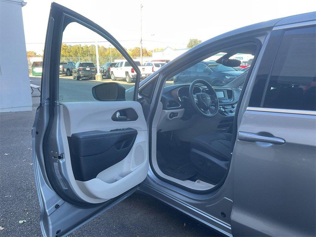 used 2017 Chrysler Pacifica car, priced at $12,488