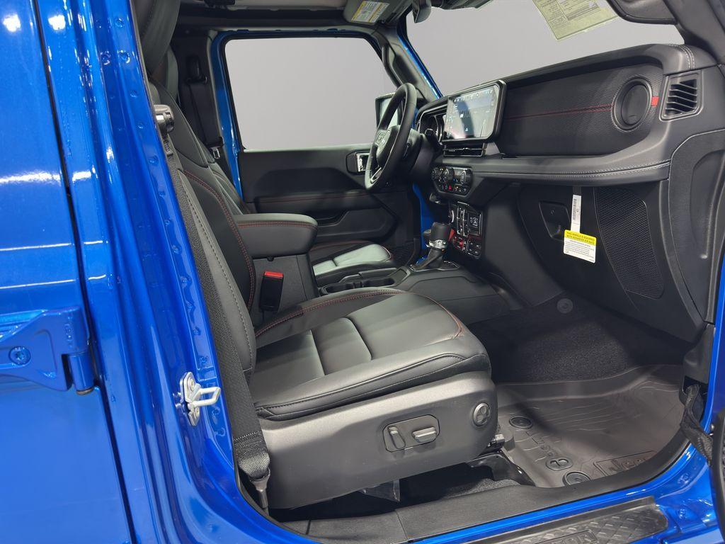 new 2025 Jeep Gladiator car, priced at $55,485