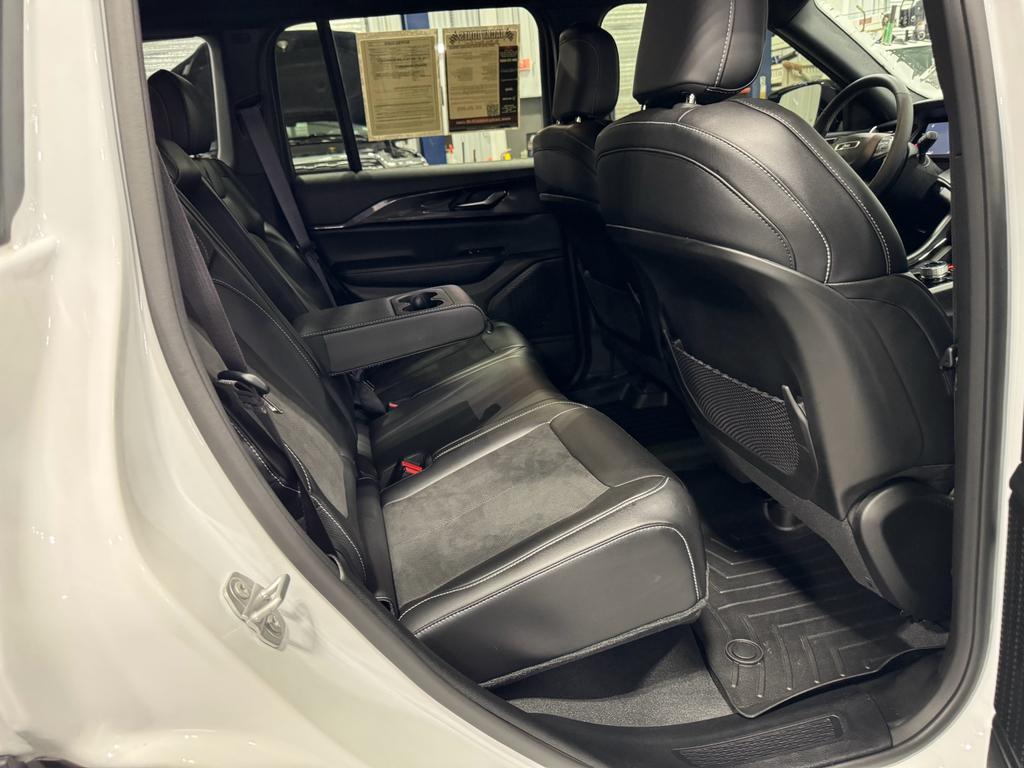 used 2023 Jeep Grand Cherokee car, priced at $39,769