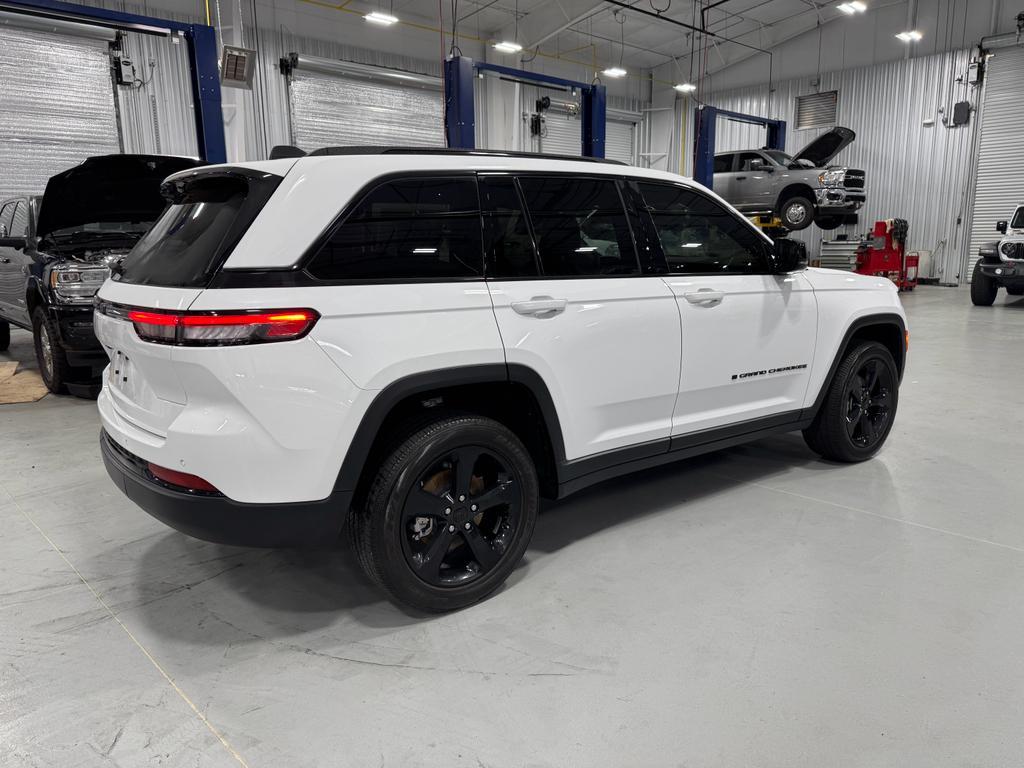 used 2023 Jeep Grand Cherokee car, priced at $39,769