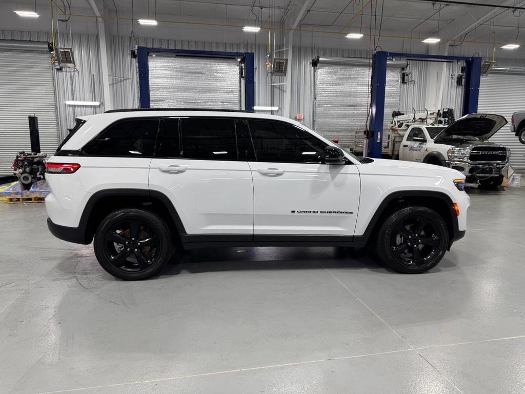 used 2023 Jeep Grand Cherokee car, priced at $39,769