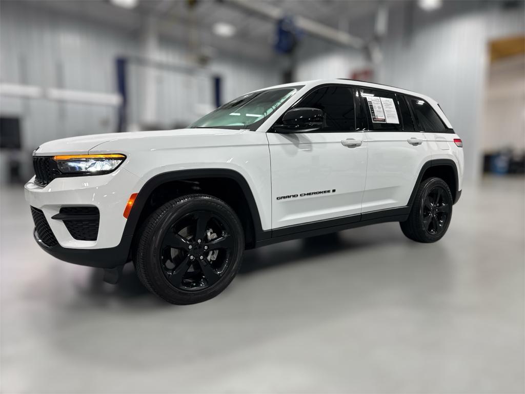 used 2023 Jeep Grand Cherokee car, priced at $39,995