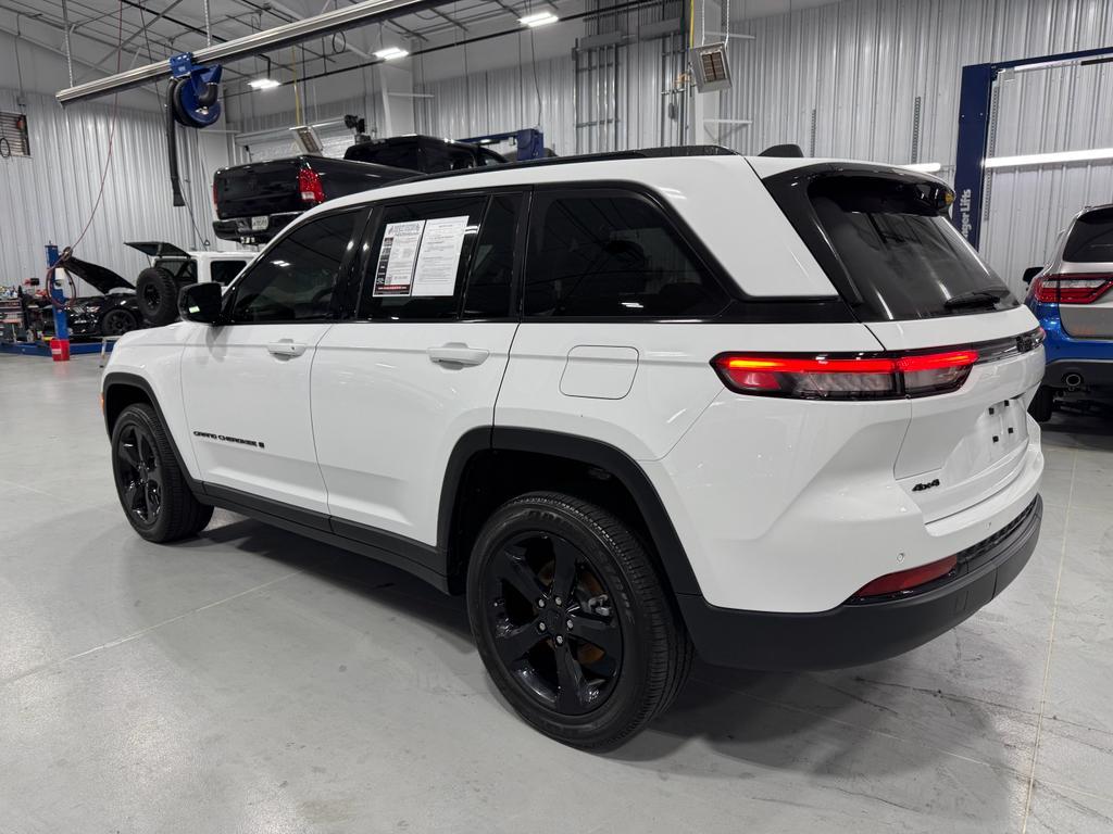 used 2023 Jeep Grand Cherokee car, priced at $39,769