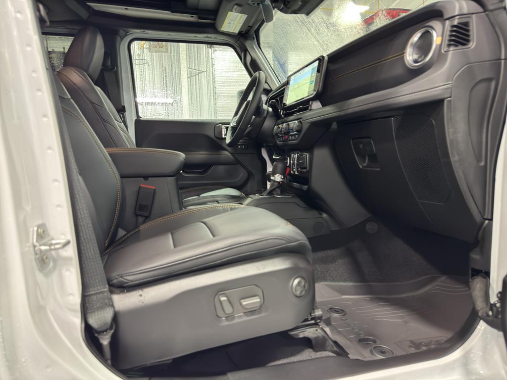 new 2025 Jeep Wrangler car