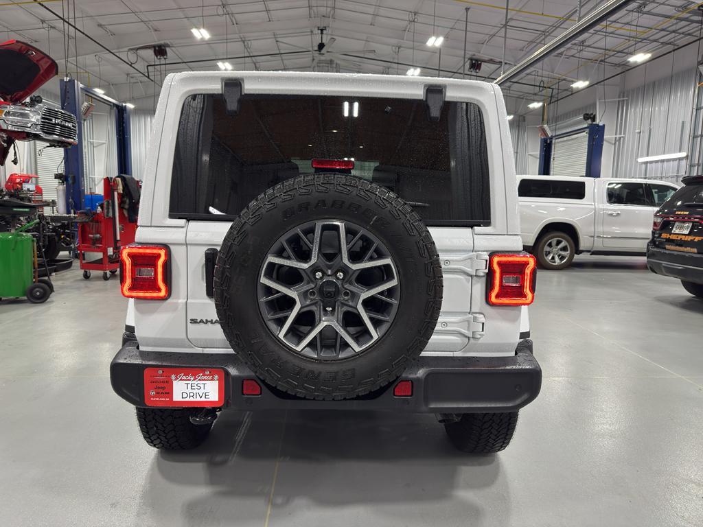 new 2025 Jeep Wrangler car
