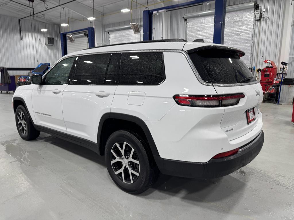 used 2024 Jeep Grand Cherokee L car, priced at $40,769