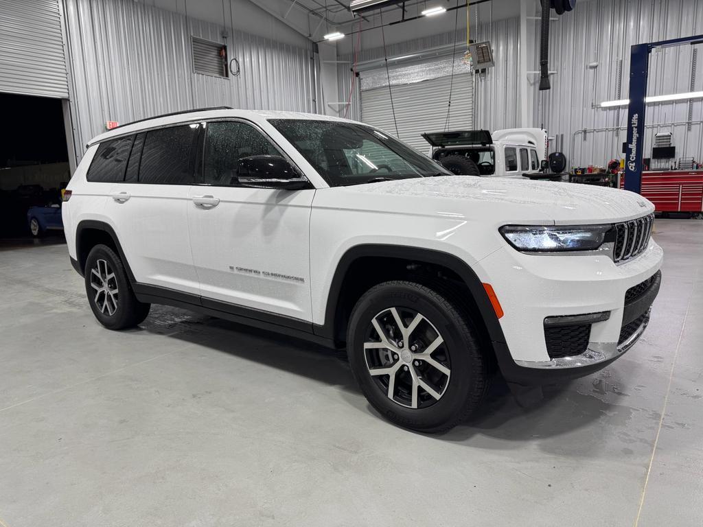 used 2024 Jeep Grand Cherokee L car, priced at $33,969