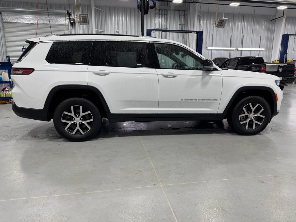 used 2024 Jeep Grand Cherokee L car, priced at $40,769
