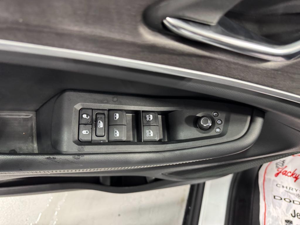 used 2024 Jeep Grand Cherokee L car, priced at $33,969