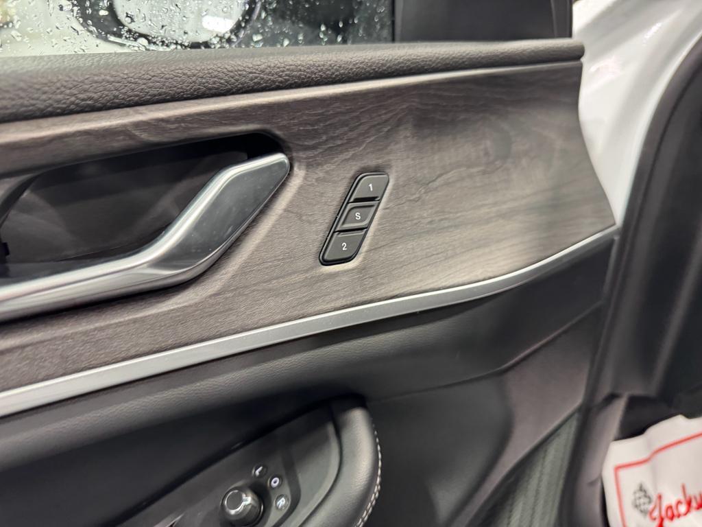 used 2024 Jeep Grand Cherokee L car, priced at $33,969