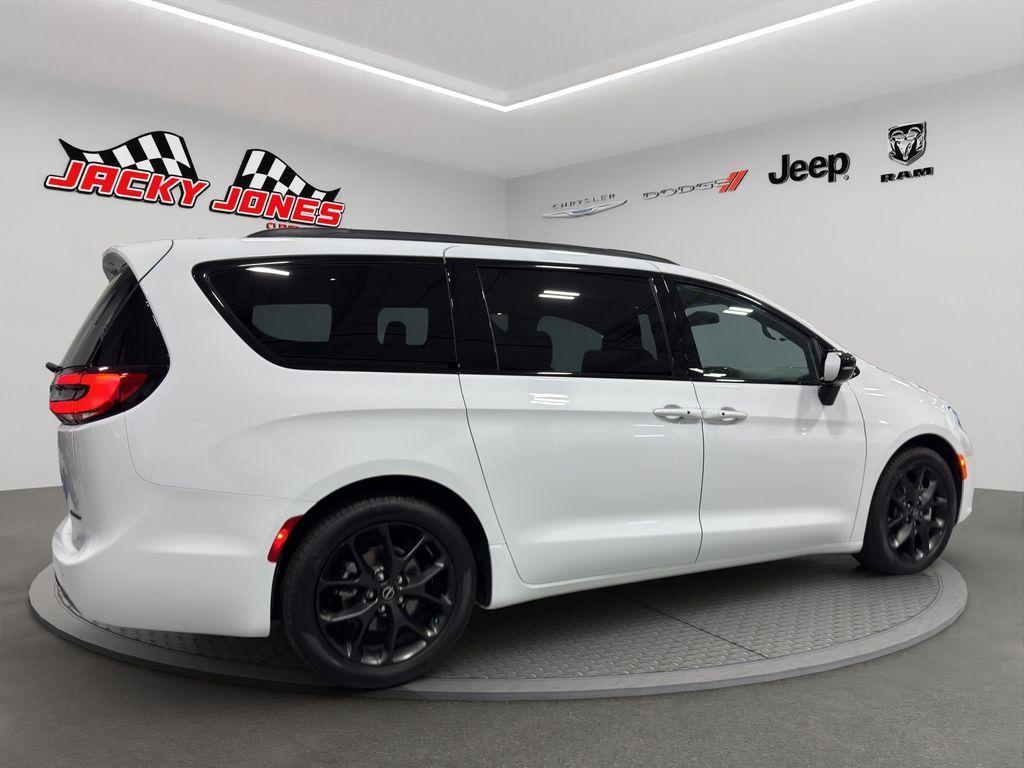 new 2026 Chrysler Pacifica car, priced at $46,764
