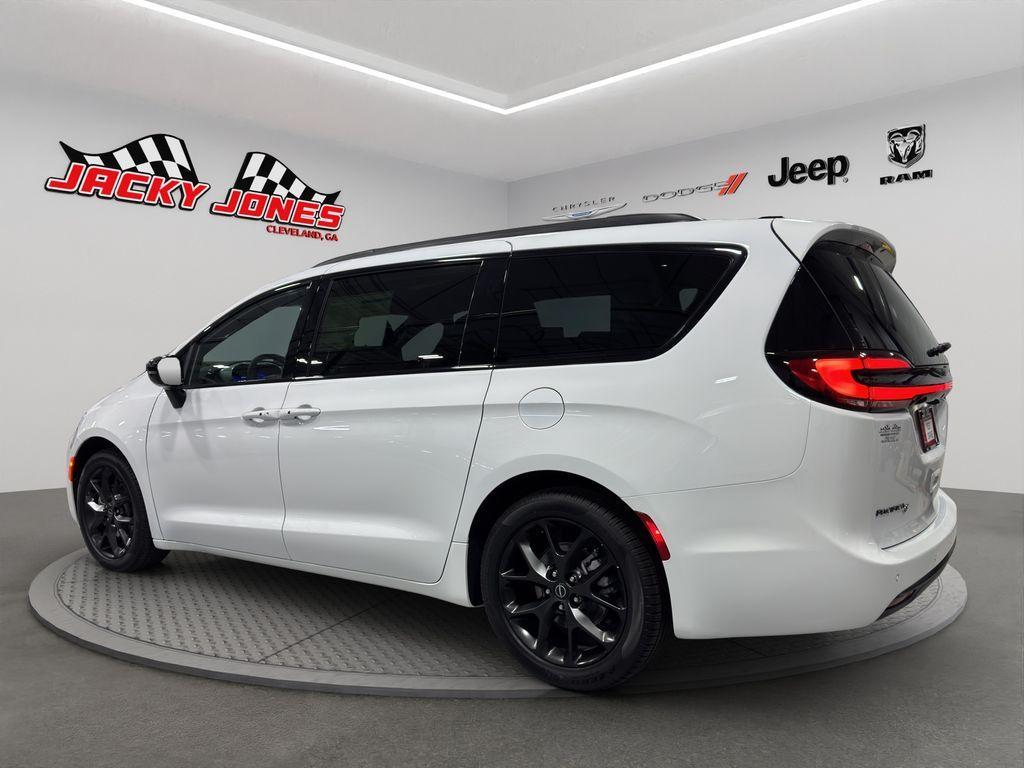 new 2026 Chrysler Pacifica car, priced at $46,764