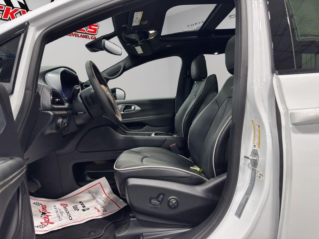 new 2026 Chrysler Pacifica car, priced at $46,764